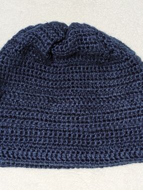 Hand-Crocheted Navy Blue Beanie – Cozy Unisex Winter Hat